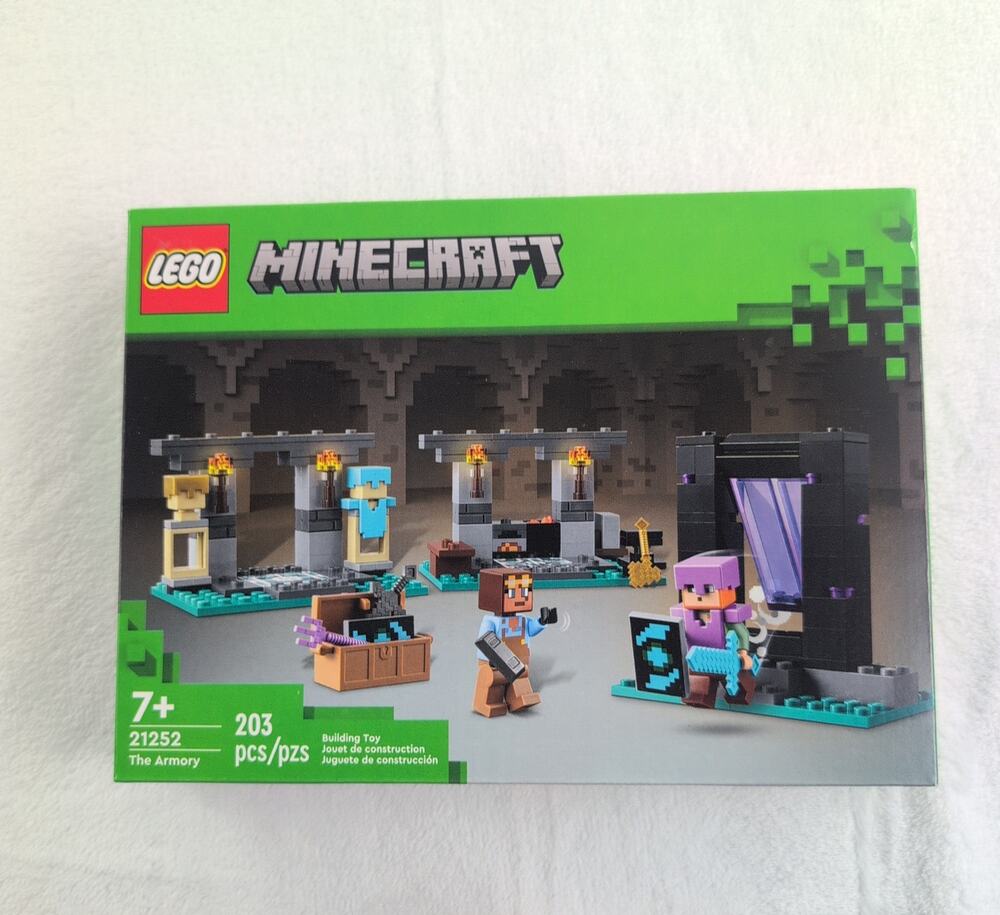 Lego Minecraft The Armory New & Sealed In Box 203 Pieces Age 7+ 21252